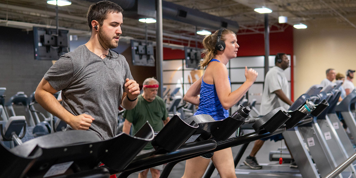 gym goers using the treadmills at the Rodney Parham location