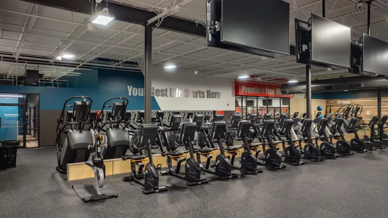 exercise machines at Cantrell club