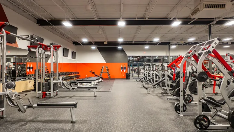 exercise machines at Cantrell club