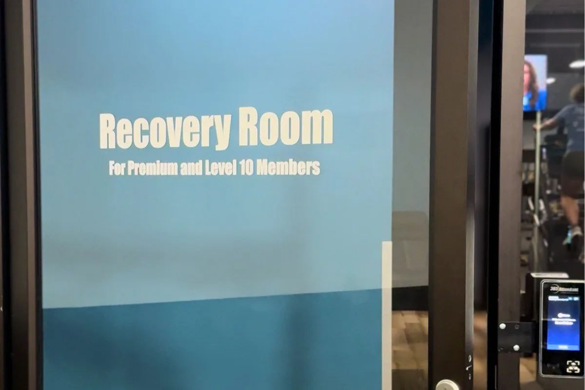 gyms with red light therapy arkansas