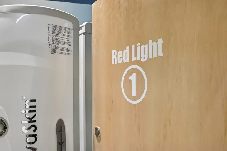 Red light therapy room at 10 Fitness Bowman